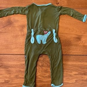 COPY - Kickee pant Winter bear onesie